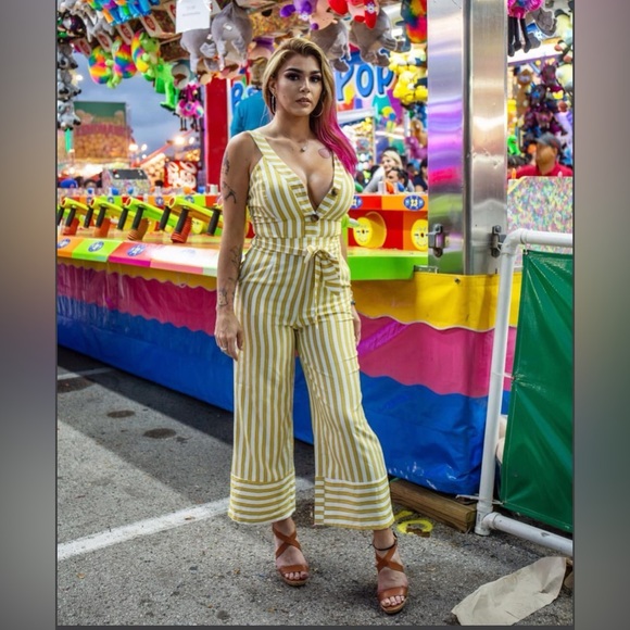 New Women Stripe Jumpsuit - Picture 1 of 3